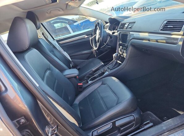 1VWBA7A32JC007987 2018 VOLKSWAGEN PASSAT Угольный Вид салона спереди