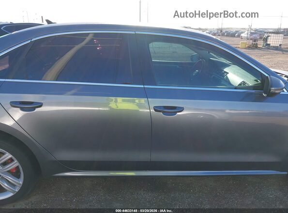 1VWBA7A39JC022583 2018 VOLKSWAGEN PASSAT Gray Widok wnętrza z tyłu