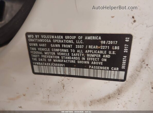 1VWBA7A3XJC003251 2018 VOLKSWAGEN PASSAT White Widok komory silnika