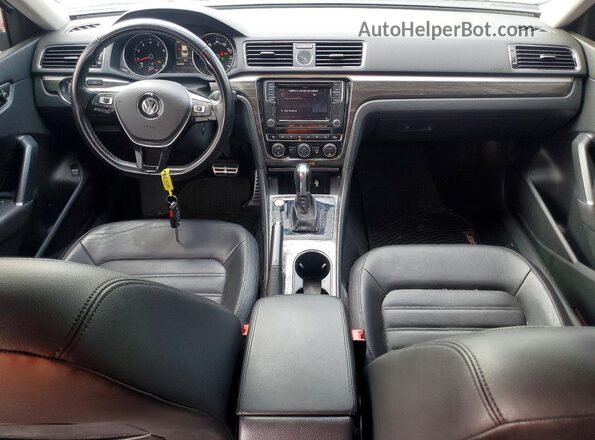1VWCT7A31GC066083 2016 VOLKSWAGEN PASSAT Белый Вид панели приборов