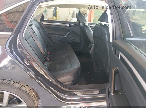 1VWDT7A37HC013863 2017 VOLKSWAGEN PASSAT Gray Widok naklejki z numerem VIN
