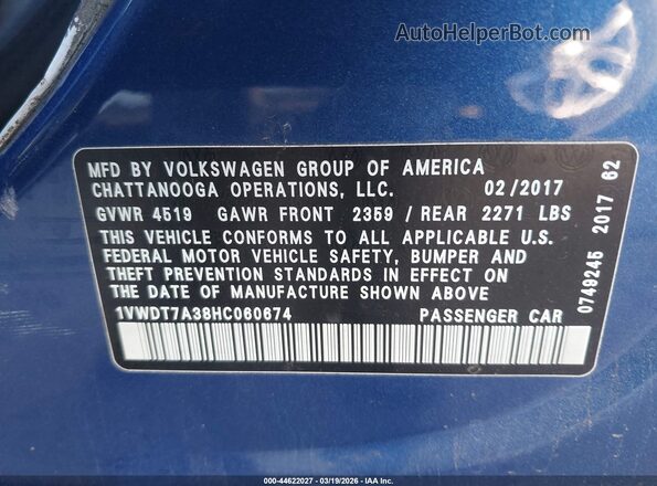 1VWDT7A38HC060674 2017 VOLKSWAGEN PASSAT Синий Вид подкапотного пространства