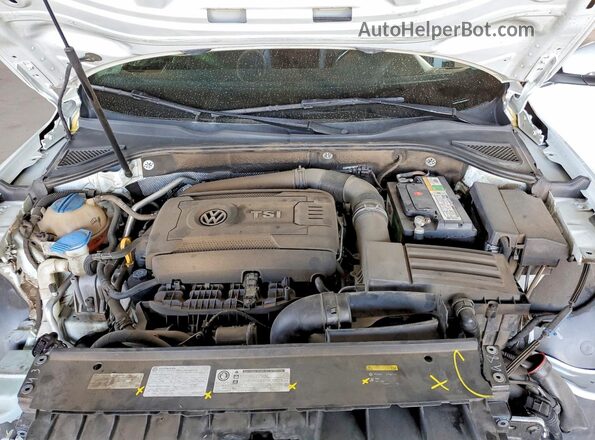 1VWDT7A3XHC065813 2017 VOLKSWAGEN PASSAT Белый Вид задней части салона