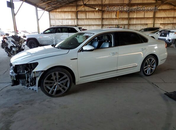 1VWDT7A3XHC065813 2017 VOLKSWAGEN PASSAT Белый Передняя левая четверть