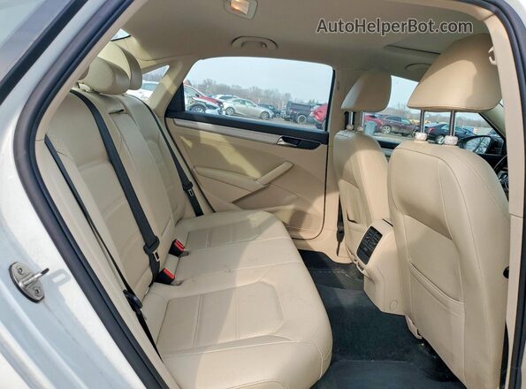 1VWLA7A3XKC007015 2019 VOLKSWAGEN PASSAT White Widok tylnych siedzeń
