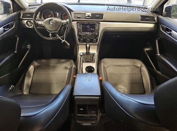 1VWLA7A3XKC007032 2019 VOLKSWAGEN PASSAT Черный Вид панели приборов