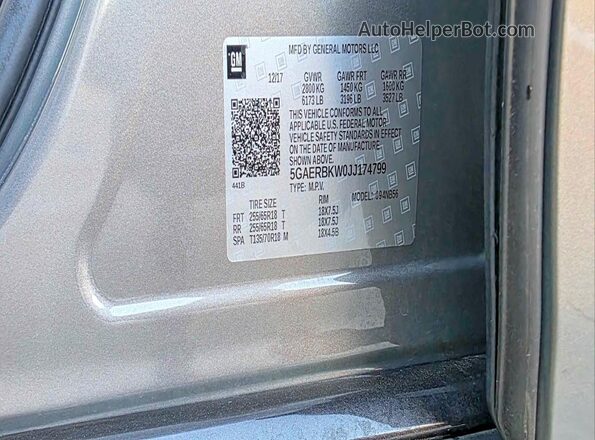 5GAERBKW0JJ174799 2018 BUICK ENCLAVE Silver Widok wnętrza z tyłu