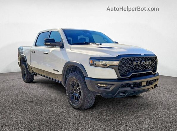 1C6SRFLP7SN574537 2025 RAM 1500 Белый Передняя левая четверть