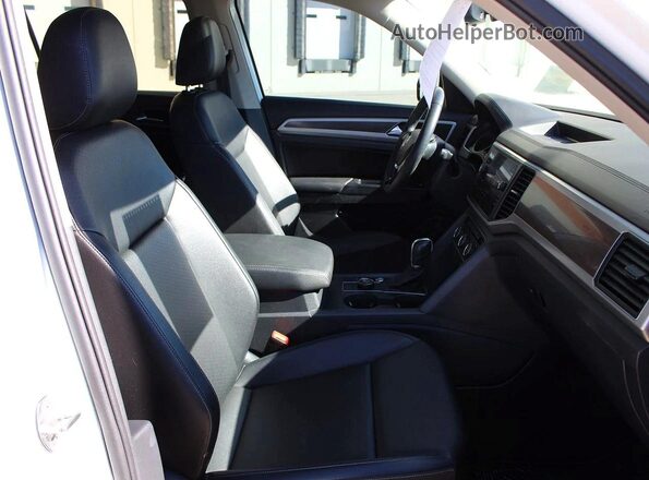 1V2XR2CAXKC604336 2019 VOLKSWAGEN ATLAS Белый Вид сзади