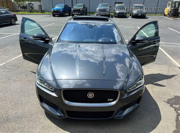 SAJAG4FV7KCP48855 2019 JAGUAR XF Charcoal Vista del compartimento del motor
