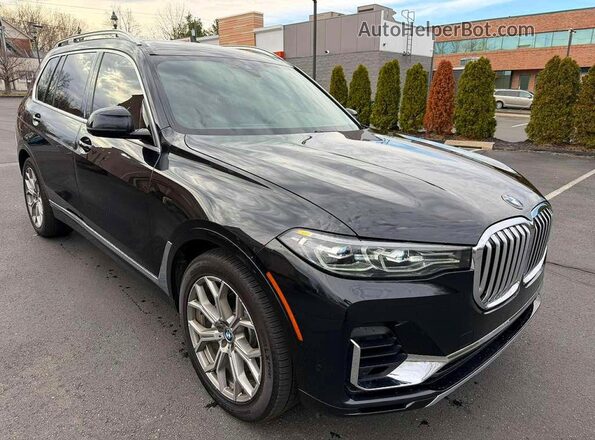 5UXCW2C07L9B99326 2020 BMW X7 Black Widok z przodu