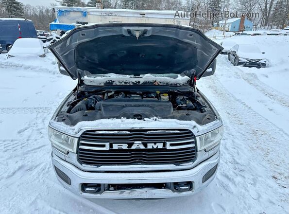 3C63RRHL2KG715406 2019 RAM 3500 Gray Widok zestawu wskaźników