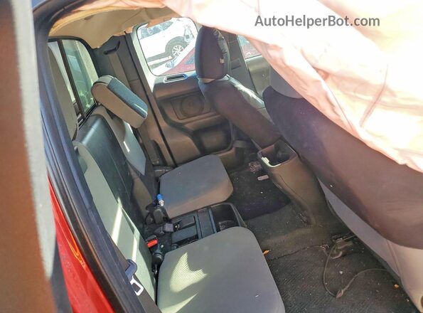 5TFSX5EN7GX045525 2016 TOYOTA TACOMA Red Հետևի նստատեղերի տեսք