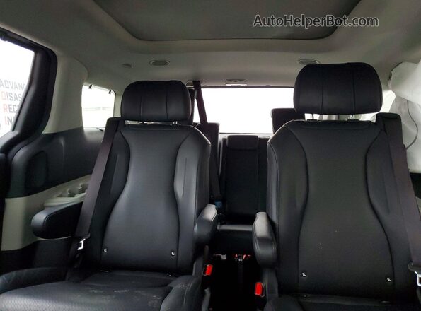 KNDNE5H30N6082075 2022 KIA CARNIVAL Красный Вид задних сидений