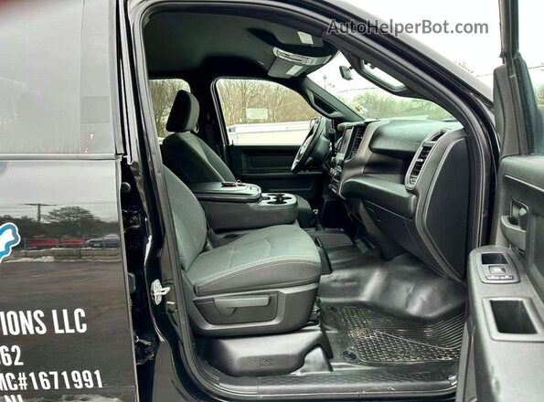 3C7WRTCL6NG277362 2022 RAM 3500 Black Widok wnętrza z przodu