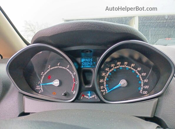 3FADP4BJ2KM110600 2019 FORD FIESTA White Вид панелі приладів