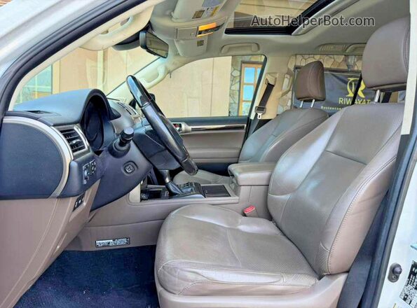 JTJGM7BX1M5294262 2021 LEXUS GX Белый Вид панели приборов