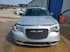 2019 Chrysler 300 Touring Серебряный vin: 2C3CCAAG0KH648365