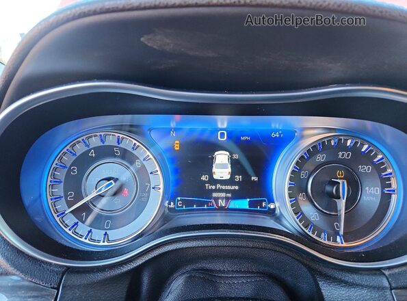2C3CCAAG0LH179019 2020 CHRYSLER 300 Темно-бордовый Вид щитка приборов