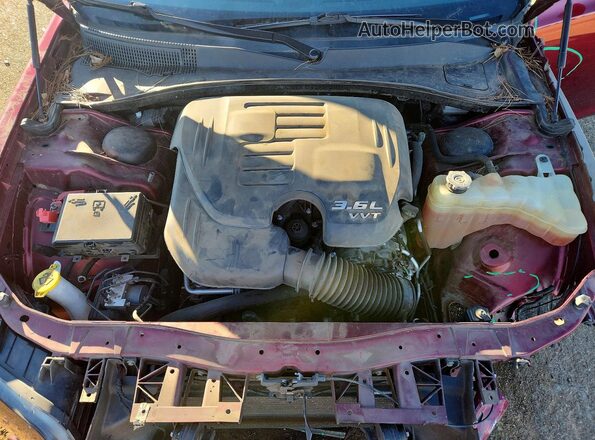 2C3CCAAG0LH179019 2020 CHRYSLER 300 Темно-бордовый Вид задней части салона