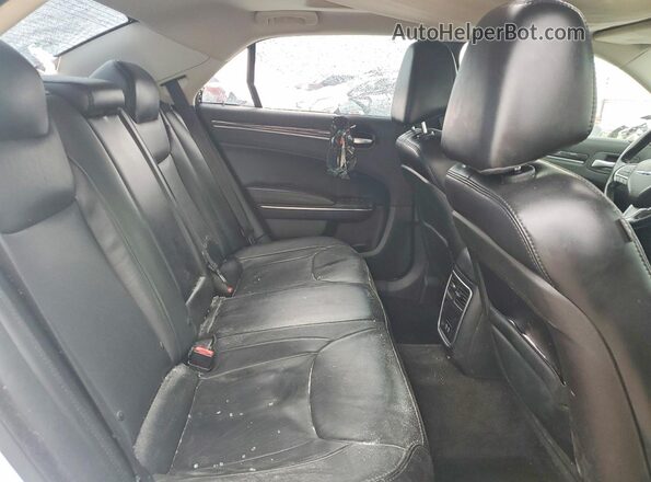 2C3CCAAG4GH106399 2016 CHRYSLER 300 White Widok tylnych siedzeń
