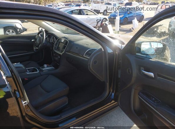 2C3CCAAG5JH308210 2018 CHRYSLER 300 Черный Вид салона спереди