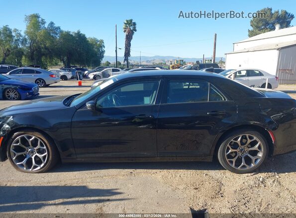 2C3CCAAG5JH308210 2018 CHRYSLER 300 Черный 