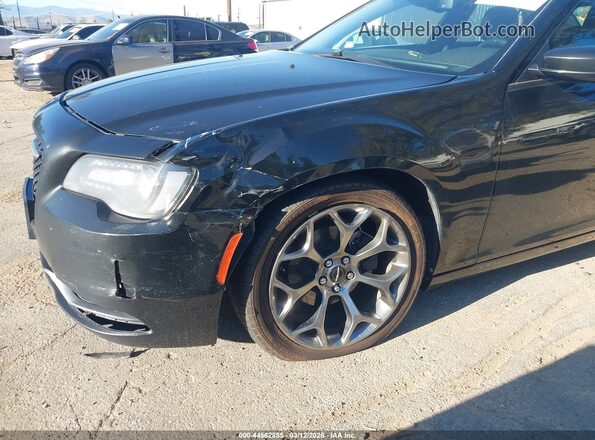 2C3CCAAG5JH308210 2018 CHRYSLER 300 Черный Вид спереди