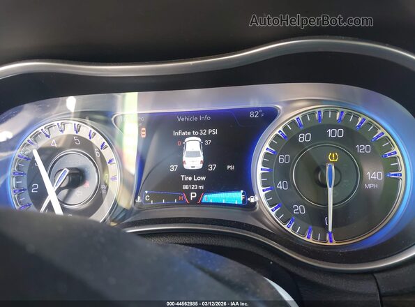 2C3CCAAG5JH308210 2018 CHRYSLER 300 Черный Вид задних сидений