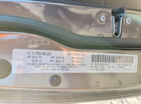 2C3CCAAG6JH317014 2018 CHRYSLER 300 Gray Widok komory silnika