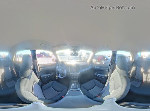 2C3CCAAG6JH317014 2018 CHRYSLER 300 Gray Widok naklejki z numerem VIN
