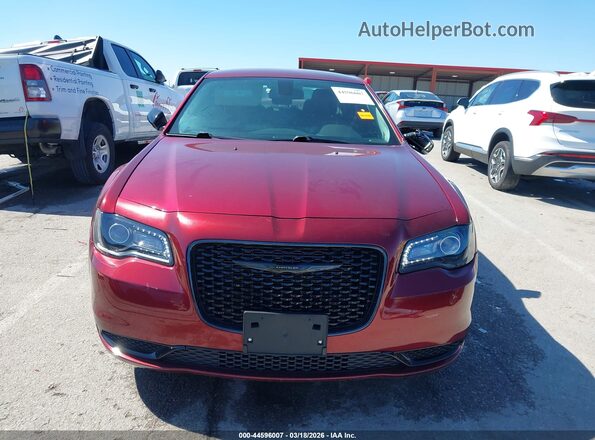 2C3CCAAG6MH562979 2021 CHRYSLER 300 Red Widok zestawu wskaźników