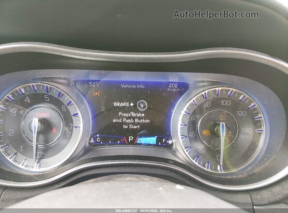 2C3CCAAG7JH209114 2018 CHRYSLER 300 Бордовый Вид задних сидений