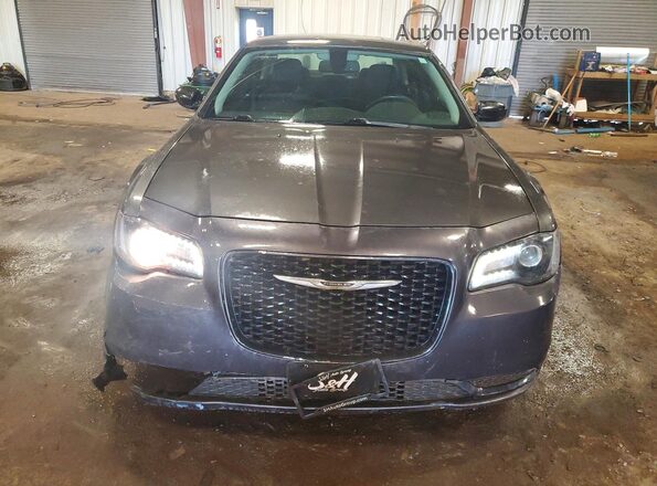 2C3CCAAG7JH294052 2018 CHRYSLER 300 Серый Вид спереди