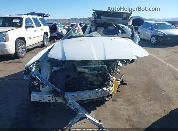 2C3CCAAG8KH727184 2019 CHRYSLER 300 Белый Вид панели приборов