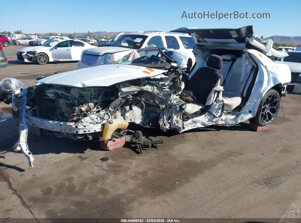 2C3CCAAG8KH727184 2019 CHRYSLER 300 Белый Передняя левая четверть