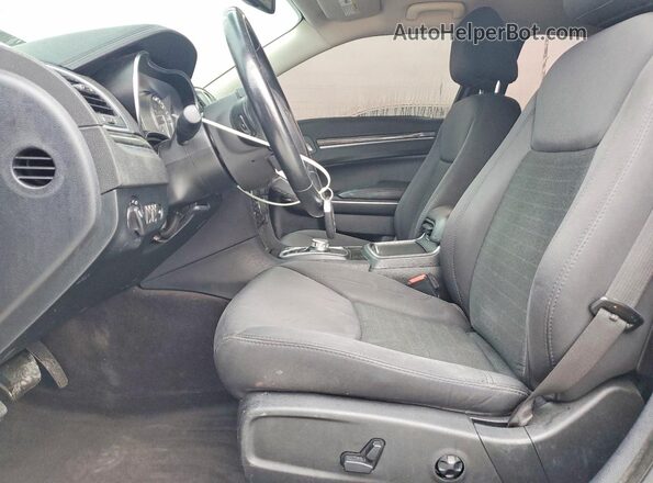2C3CCAAGXJH208233 2018 CHRYSLER 300 Черный Вид салона спереди