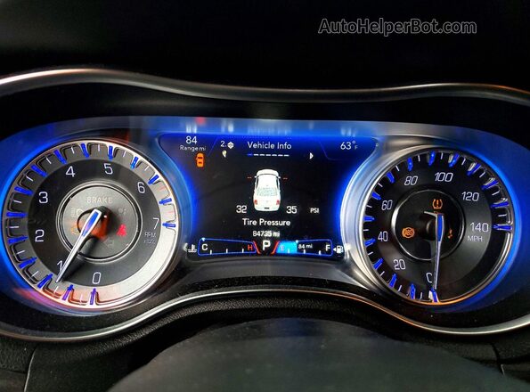 2C3CCAAGXJH208233 2018 CHRYSLER 300 Черный Вид щитка приборов