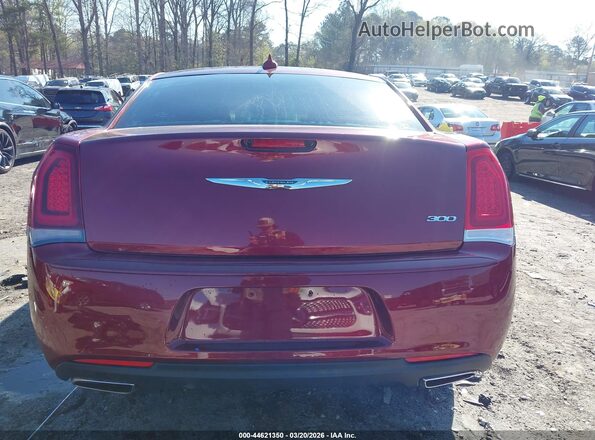 2C3CCAAGXJH308980 2018 CHRYSLER 300 Красный 