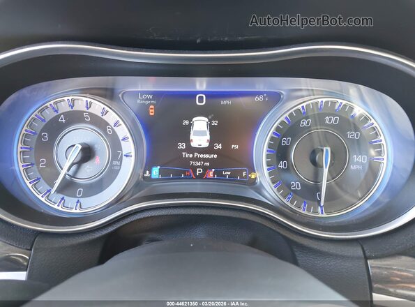 2C3CCAAGXJH308980 2018 CHRYSLER 300 Красный Вид задних сидений