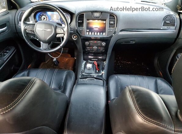 2C3CCABG1KH628656 2019 CHRYSLER 300 Gray Dashboard view