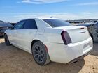 2019 Chrysler 300 S White vin: 2C3CCABG2KH533636