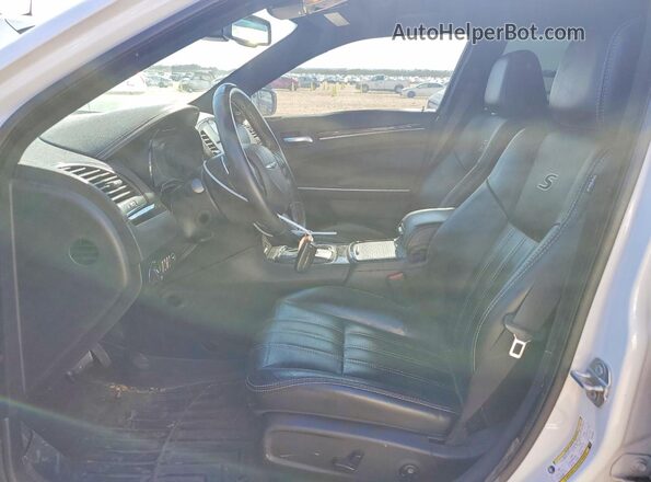 2C3CCABG2KH533636 2019 CHRYSLER 300 White Widok wnętrza z przodu