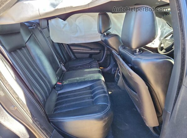 2C3CCABG2KH654215 2019 CHRYSLER 300 Gray Rear seats view