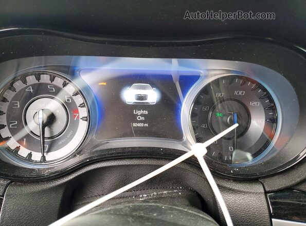 2C3CCABG3KH589701 2019 CHRYSLER 300 Темно-бордовый Вид щитка приборов