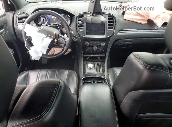 2C3CCABG3KH589701 2019 CHRYSLER 300 Темно-бордовый Вид панели приборов