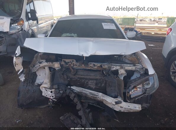2C3CCABG3KH697851 2019 CHRYSLER 300 Белый Вид спереди