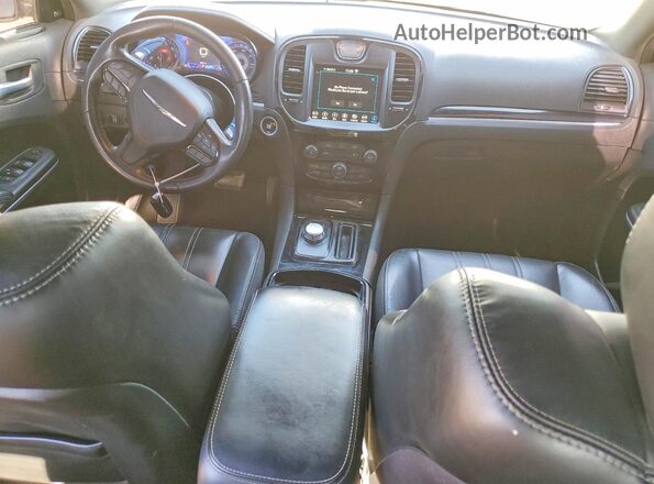 2C3CCABG3KH708086 2019 CHRYSLER 300 White Widok deski rozdzielczej