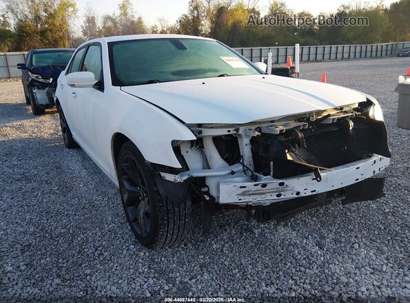 2C3CCABG3NH184569 2022 CHRYSLER 300 White Front view