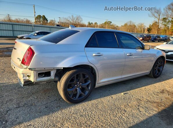 2C3CCABG3PH538416 2023 CHRYSLER 300 Серебряный Задняя правая четверть